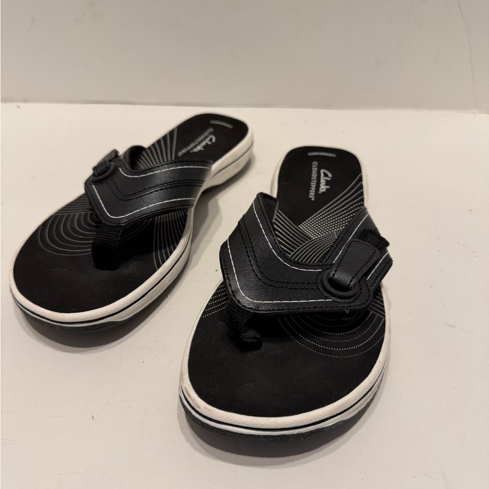 Clarks Black and White Flip Flops